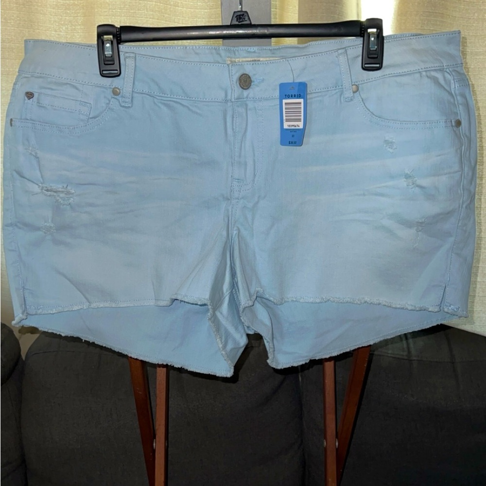 NWT. Torrid light blue short